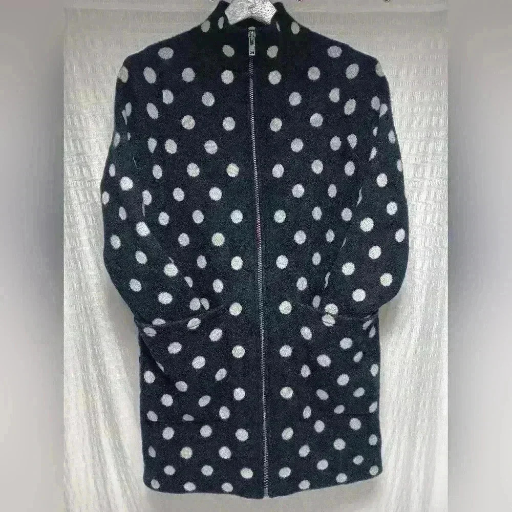 ANTHROPOLOGIE Field Flower 💯  Wool full zip long sweater. Ladies size xs